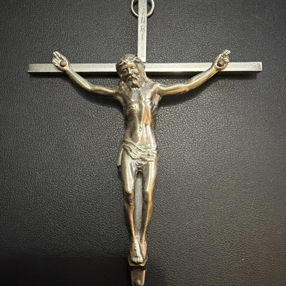 VINTAGE Metal CRUCIFIX INRI 10